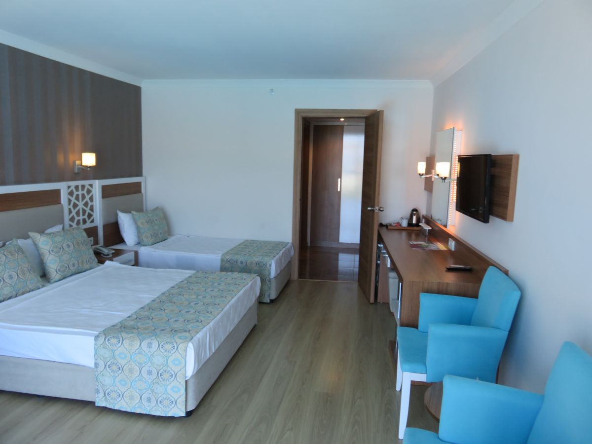 imagini hotel LONICERA RESORT